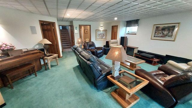 8404 S 68th STREET, Franklin, WI 53132