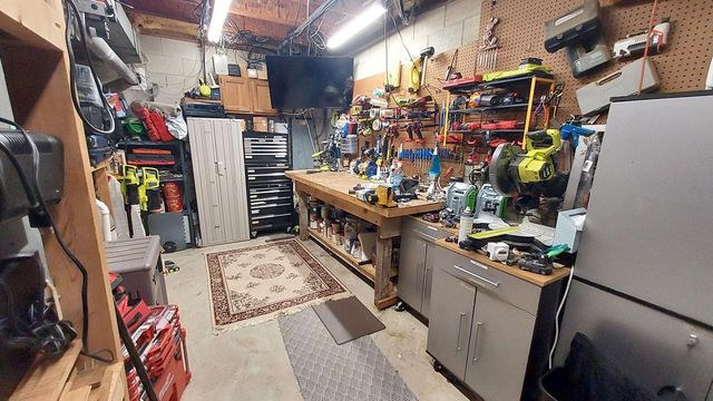 8404 S 68th STREET, Franklin, WI 53132