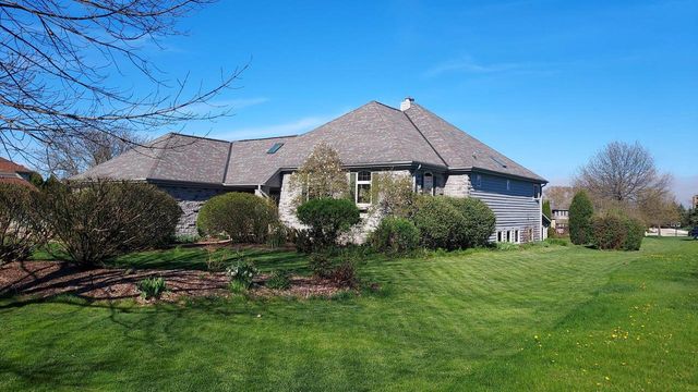 8404 S 68th STREET, Franklin, WI 53132