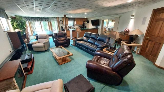 8404 S 68th STREET, Franklin, WI 53132
