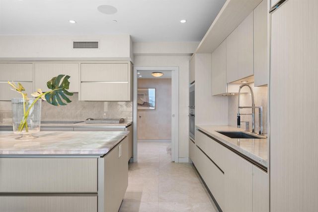 101 S Fort Lauderdale Beach Boulevard PH 2703, Fort Lauderdale, FL 33316