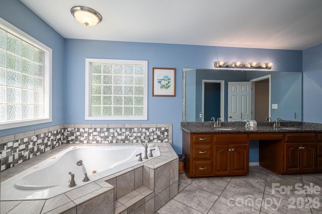 109 Nemans Cove, Cherryville, NC 28021