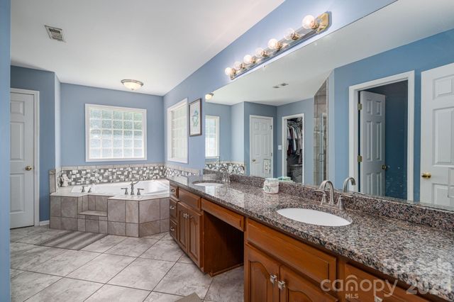 109 Nemans Cove, Cherryville, NC 28021