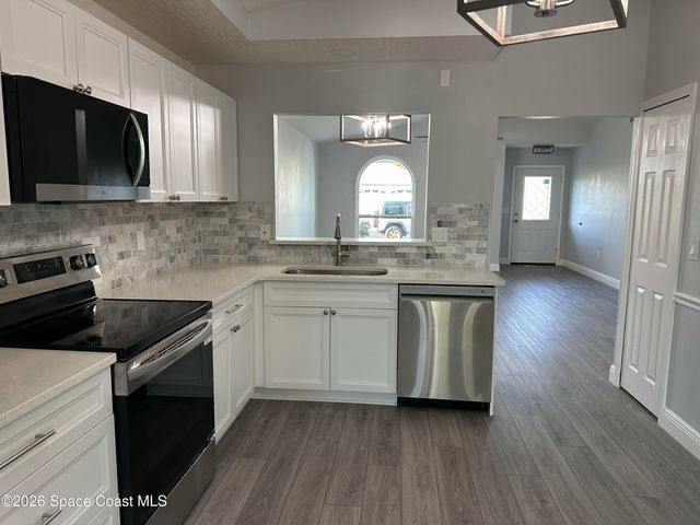 976 S Fork Circle, Melbourne, FL 32901