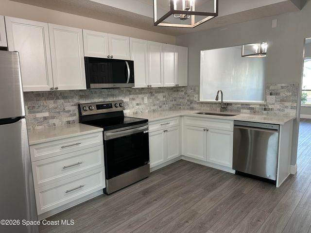 976 S Fork Circle, Melbourne, FL 32901