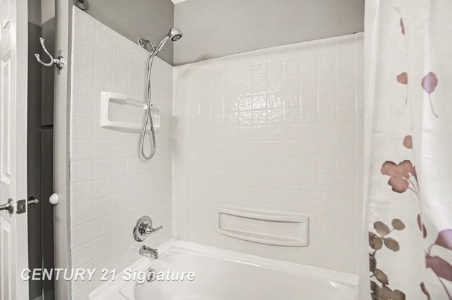 2918 Saint Marys Drive, Midland, MI 48640