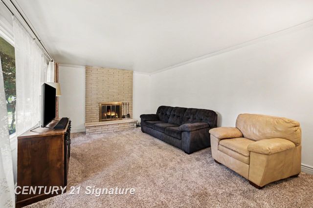 2918 Saint Marys Drive, Midland, MI 48640