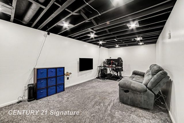 2918 Saint Marys Drive, Midland, MI 48640
