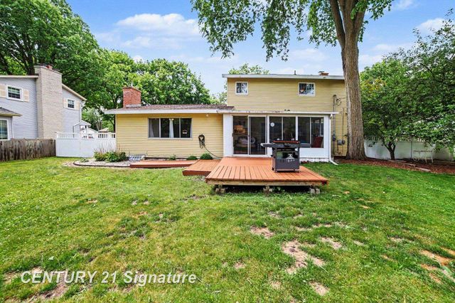 2918 Saint Marys Drive, Midland, MI 48640