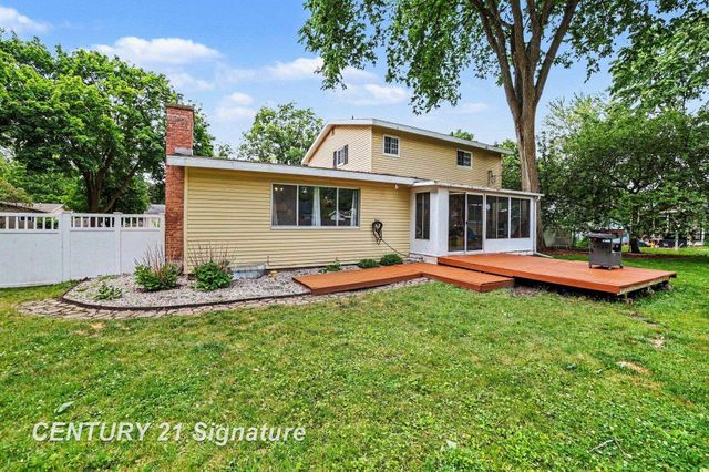 2918 Saint Marys Drive, Midland, MI 48640