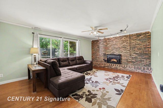 2918 Saint Marys Drive, Midland, MI 48640
