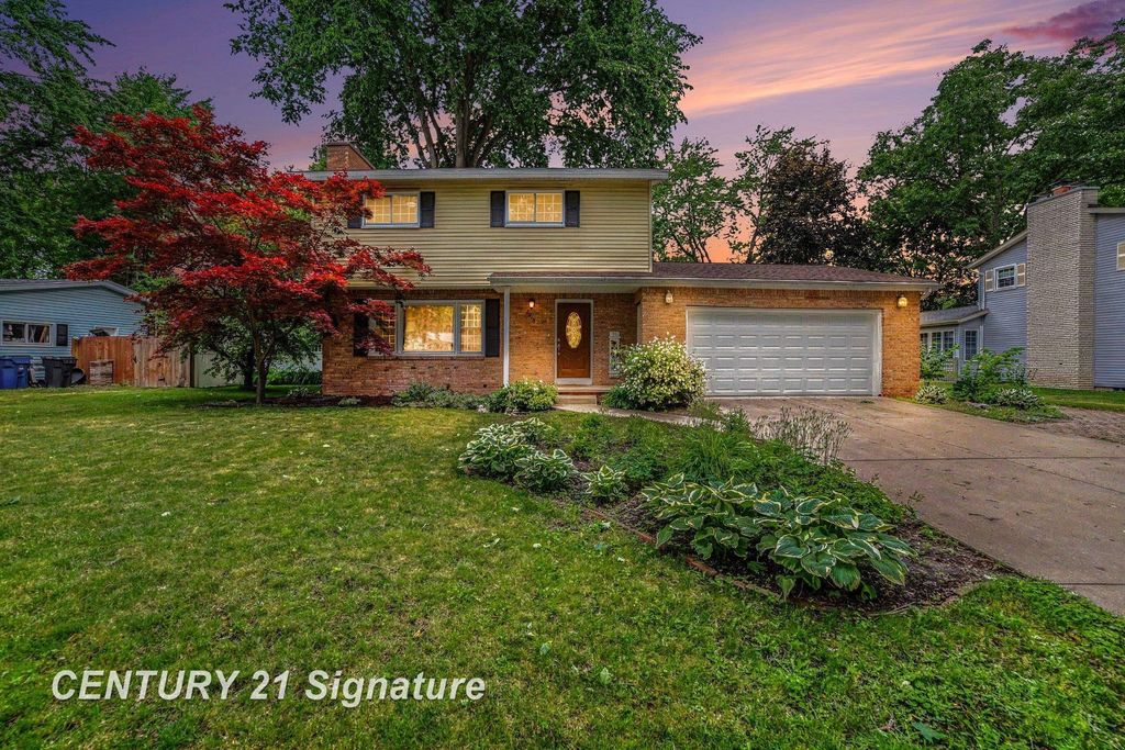 2918 Saint Marys Drive, Midland, MI 48640