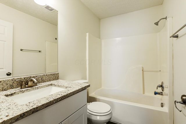 3950 Boyer Ridge Drive, Canal Winchester, OH 43110