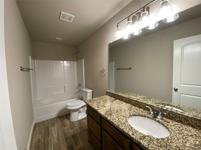 802 Rolling Terrace Circle, Granbury, TX 76049
