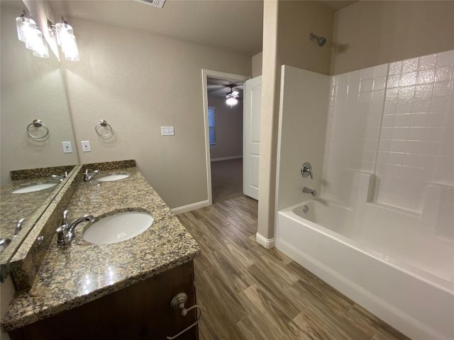 802 Rolling Terrace Circle, Granbury, TX 76049