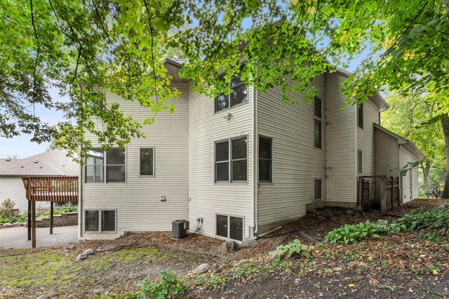 8915 Umbria Place N, Maple Grove, MN 55311