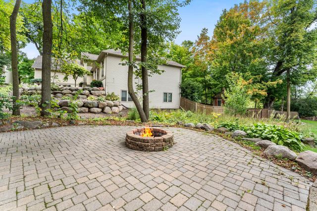 8915 Umbria Place N, Maple Grove, MN 55311