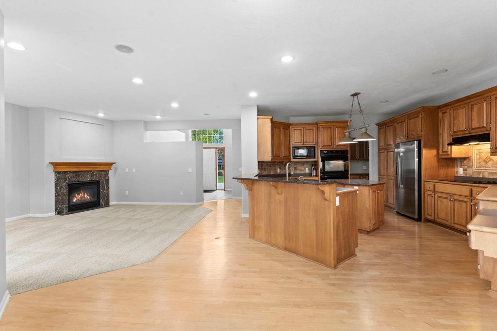8915 Umbria Place N, Maple Grove, MN 55311 — photo 2