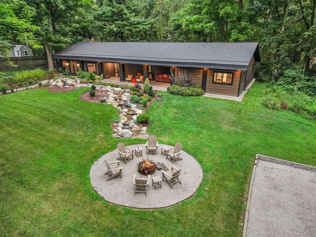 9442 Community Hall Road, Union Pier, MI 49129