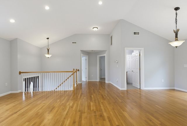 70 Swan Ave, Worcester, MA 01602