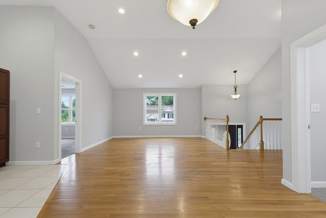 70 Swan Ave, Worcester, MA 01602