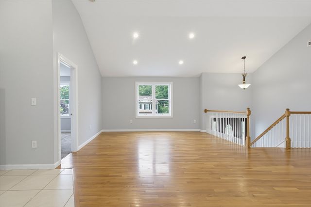 70 Swan Ave, Worcester, MA 01602
