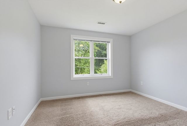 70 Swan Ave, Worcester, MA 01602