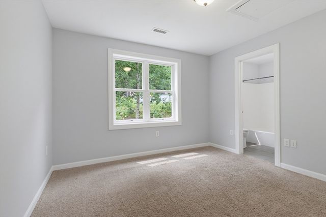 70 Swan Ave, Worcester, MA 01602