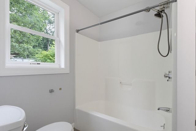 70 Swan Ave, Worcester, MA 01602