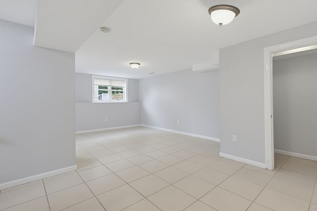 70 Swan Ave, Worcester, MA 01602