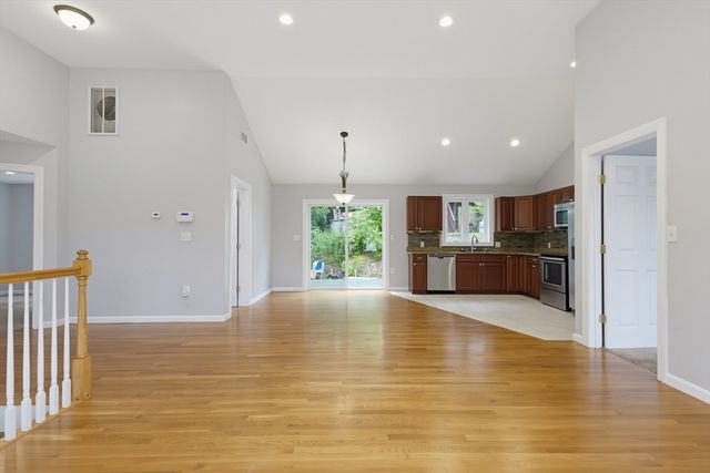 70 Swan Ave, Worcester, MA 01602