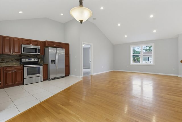 70 Swan Ave, Worcester, MA 01602