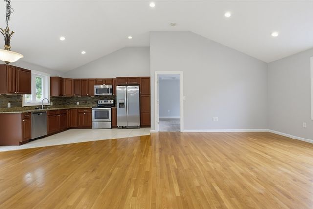 70 Swan Ave, Worcester, MA 01602