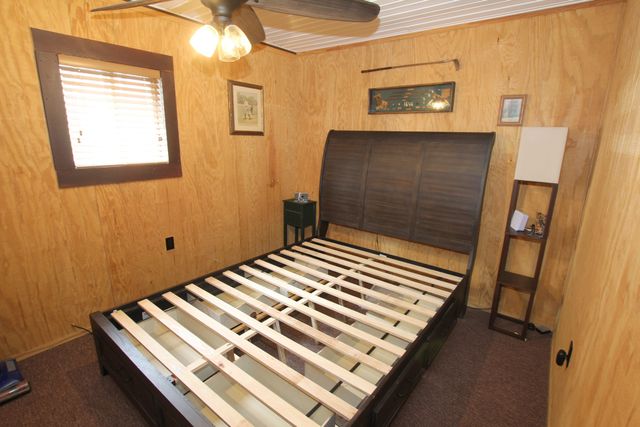 1050 Holiday Haven Dr, Smithville, TN 37166