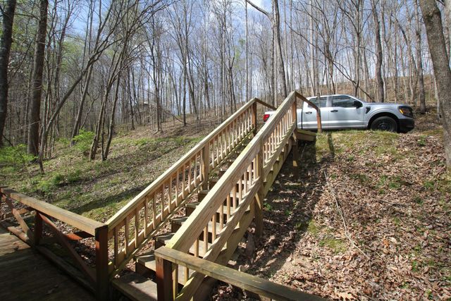 1050 Holiday Haven Dr, Smithville, TN 37166