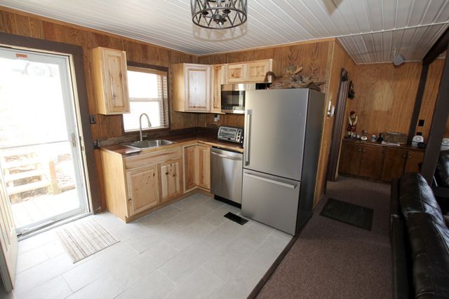 1050 Holiday Haven Dr, Smithville, TN 37166