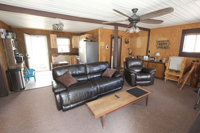 1050 Holiday Haven Dr, Smithville, TN 37166