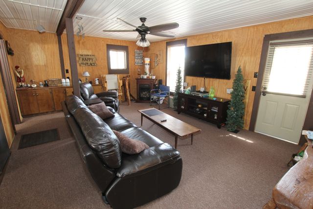 1050 Holiday Haven Dr, Smithville, TN 37166