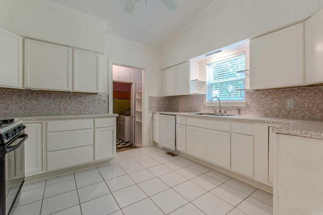 1323 Columbia Ave, Benton, AR 72015