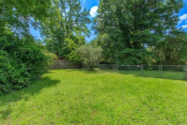 1323 Columbia Ave, Benton, AR 72015