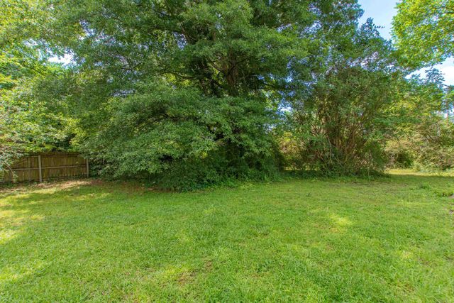 1323 Columbia Ave, Benton, AR 72015