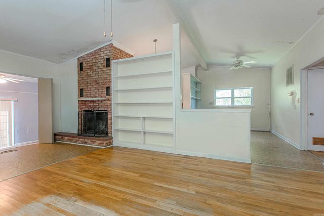 1323 Columbia Ave, Benton, AR 72015