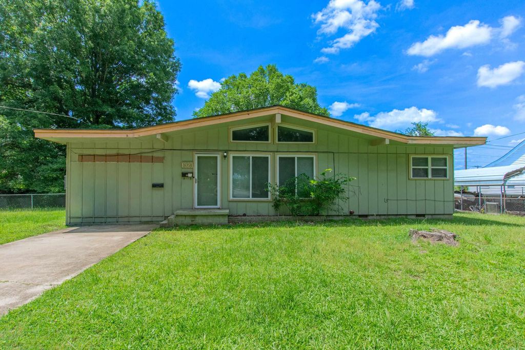1323 Columbia Ave, Benton, AR 72015