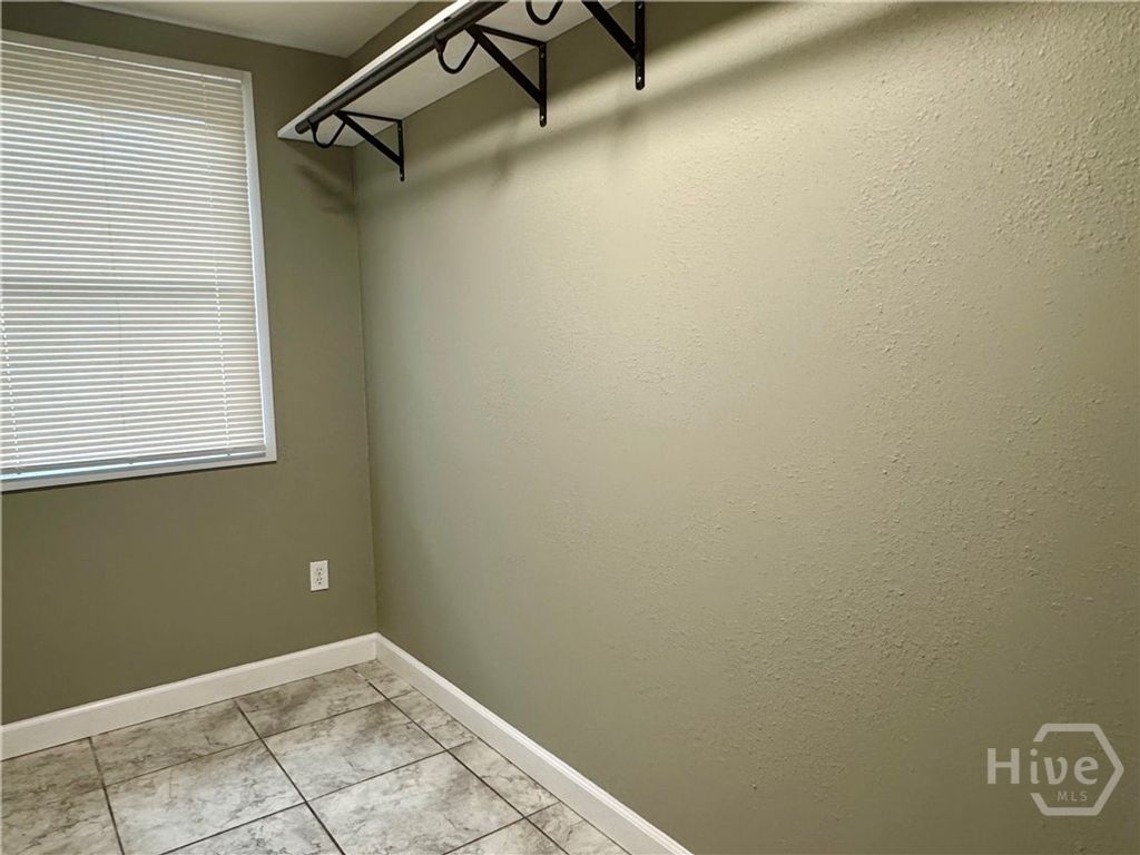 Image 14 of property listing at 20 Catherine Circle, Savannah, GA 31406