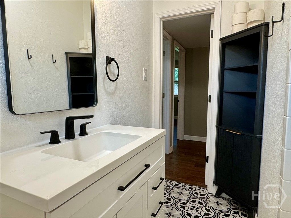 Image 15 of property listing at 20 Catherine Circle, Savannah, GA 31406