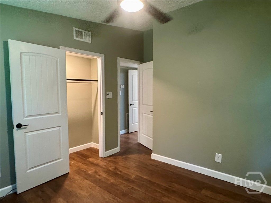 Image 21 of property listing at 20 Catherine Circle, Savannah, GA 31406