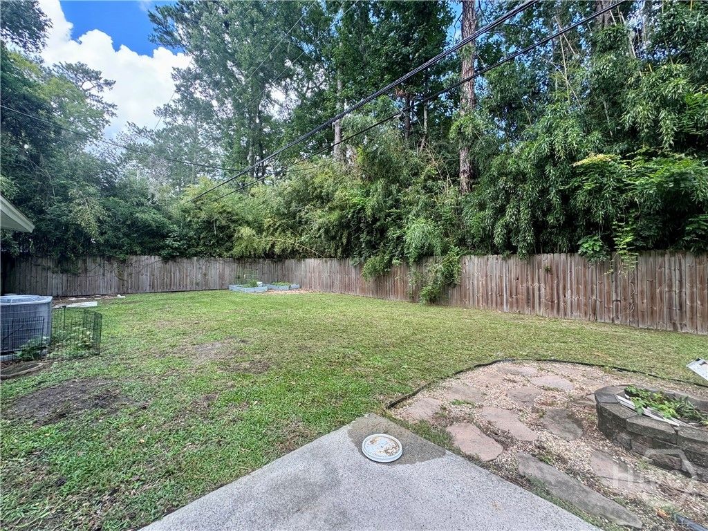 Image 23 of property listing at 20 Catherine Circle, Savannah, GA 31406