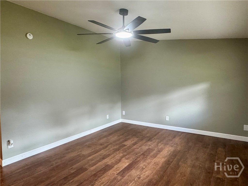 Image 5 of property listing at 20 Catherine Circle, Savannah, GA 31406