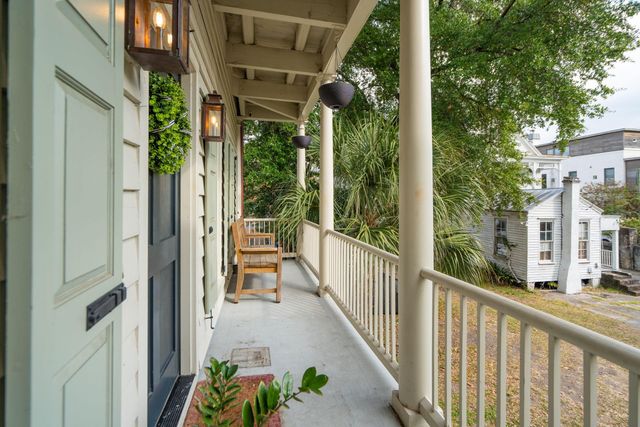6 Catfiddle Street, Charleston, SC 29403