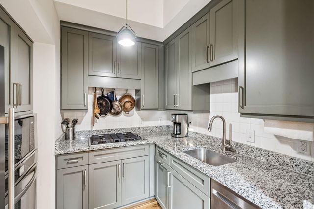 6 Catfiddle Street, Charleston, SC 29403